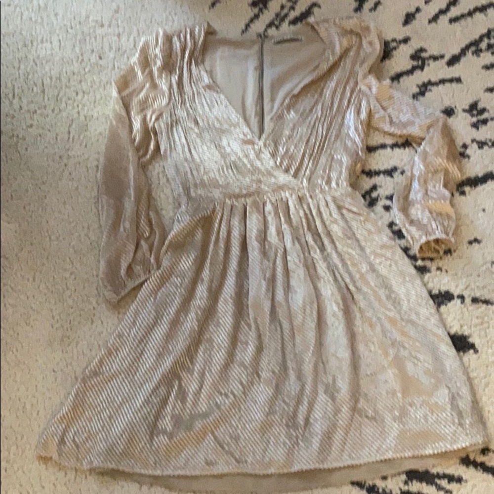 alice + olivia
Raina Surplice Textured Dress